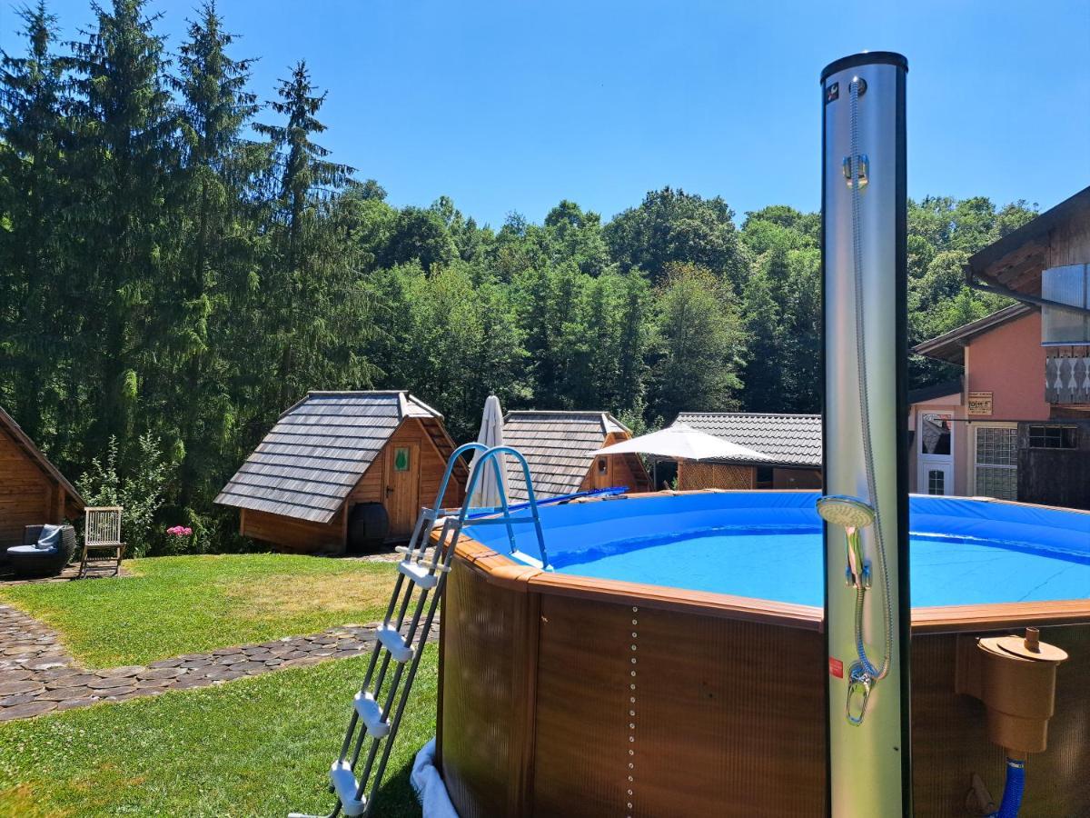 Glamping Naselje Zeleni Turizem Hotel Makole Exterior foto